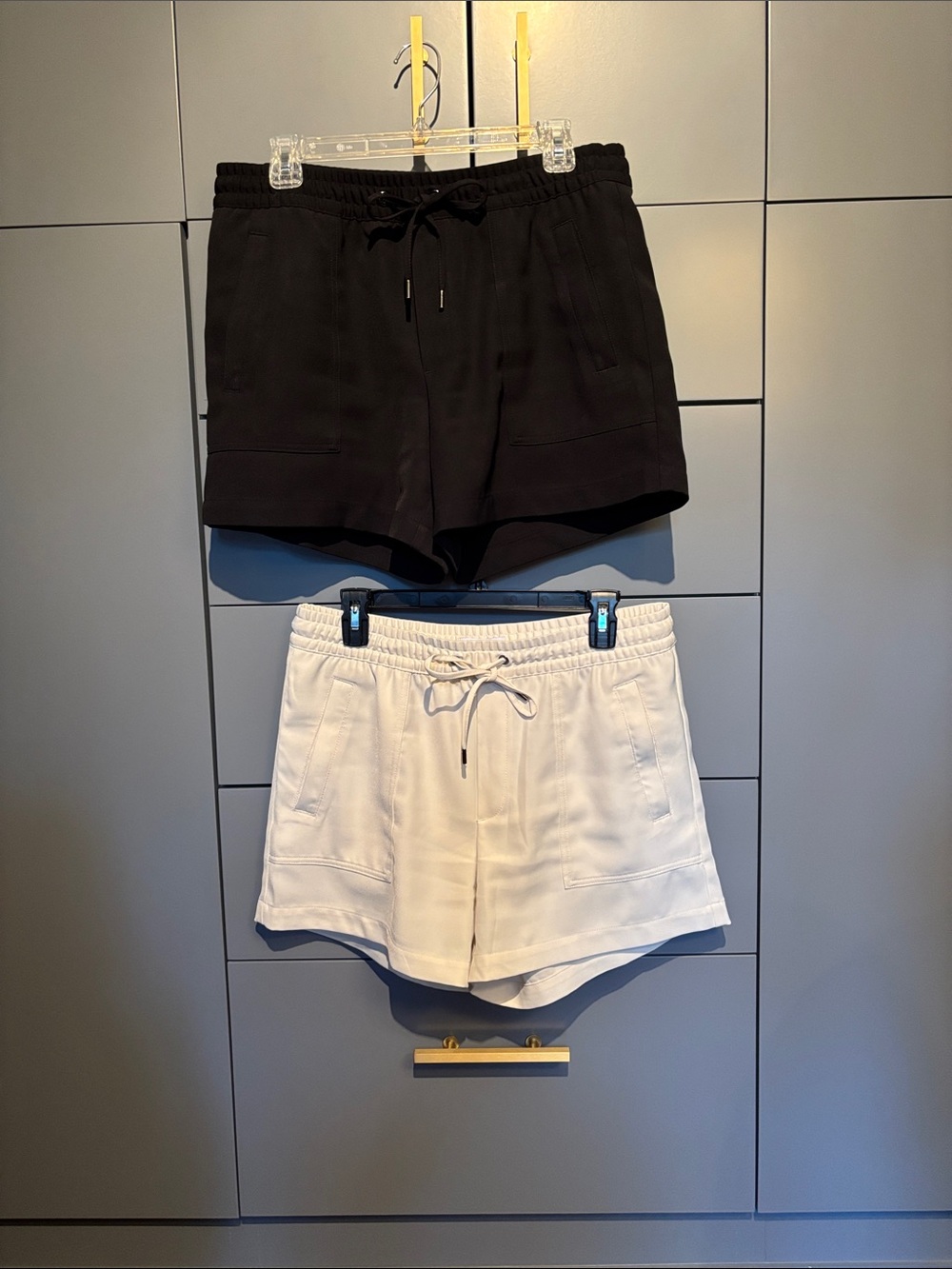 Great shorts for the summer! A nice flowing fabric, size M